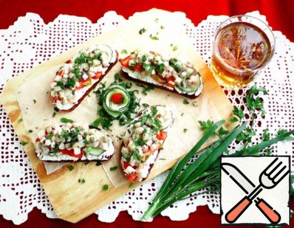 Sandwiches with Cottage Cheese, Herring and Vegetables Recipe