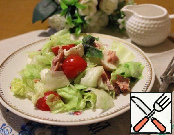 A Light Salad with Tuna and Mozzarella Recipe