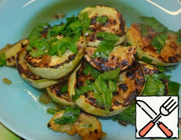 Fried Courgettes with Onions and Spinach  Recipe