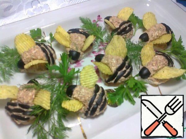 Canapes "Bee" Recipe