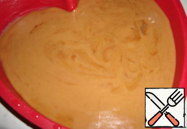 Pour into the mold (if silicone, then it is not necessary to lubricate the mold, if from another material, lubricate with odorless vegetable oil).
Cool, then cut into candies