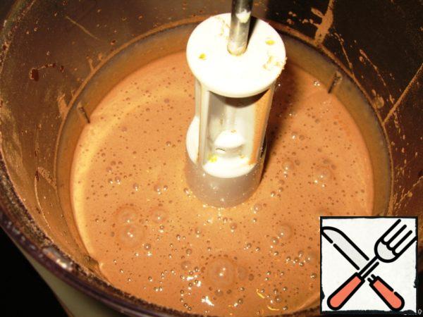 Prepare the cream:
4 eggs, 1.5 cups sugar, 2 tablespoons flour, 2 tablespoons cacao. All mix!