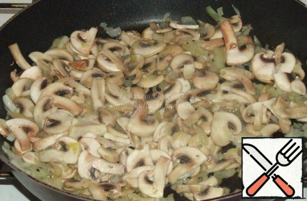 Add mushrooms and cook for 6 minutes.