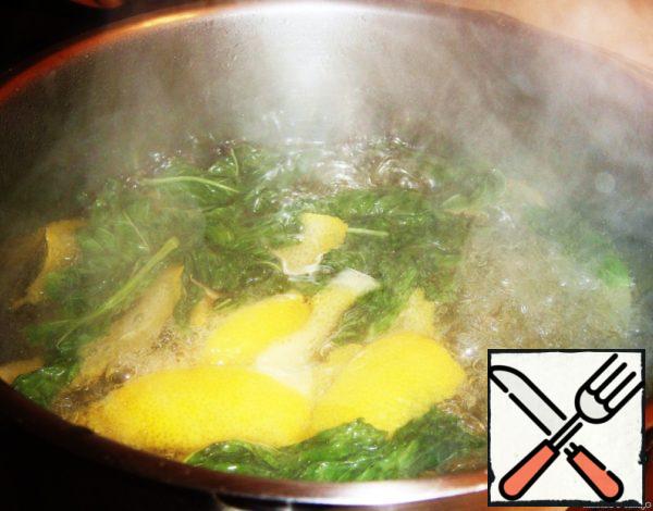 Turn on the fire, bring to a boil and cook for three minutes, then remove from the stove.