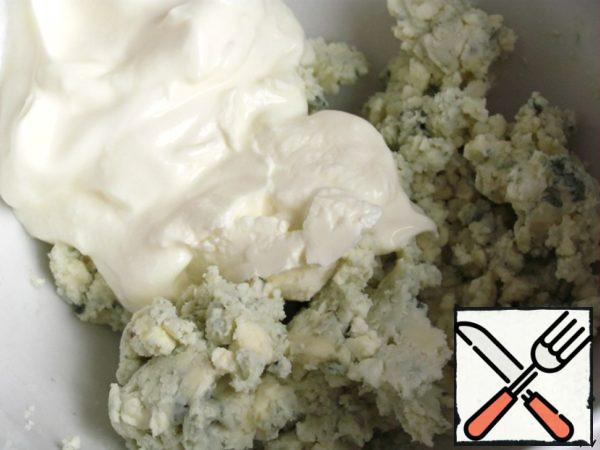 Add sour cream, mix.

