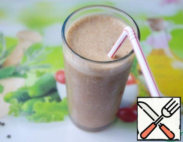 A Smoothie with Cacao, Banana and Coffee Recipe