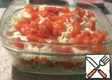 For cucumber-eggs and again salmon. Each layer is smeared with mayonnaise and sour cream. Add salt to taste.