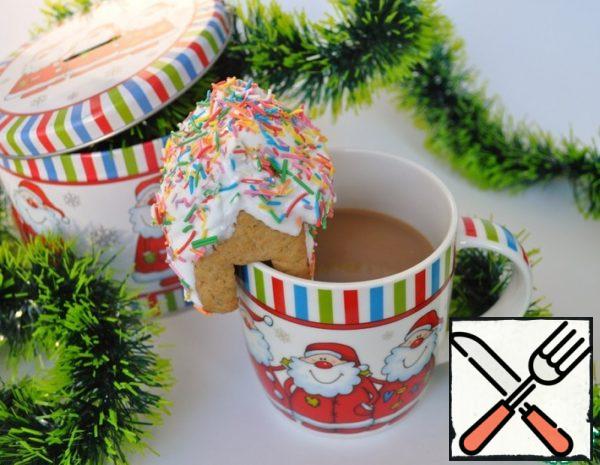 In the milk, heat the chocolate, sugar and cinnamon, add powdered sugar of fine grinding. In a separate bowl, stir the cocoa with 30 ml of milk and pour into the mixture that is beginning to boil. As soon as it boils, turn it off. Serve hot with Christmas spiced cookies!