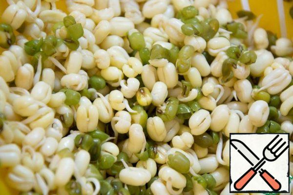 It looks like beans on the 4th day. It tastes very delicate, like milk peas.
