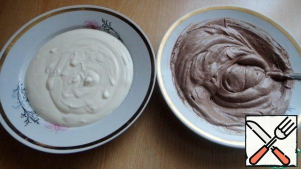 Divide the sour cream mass into two parts, one add cacao.