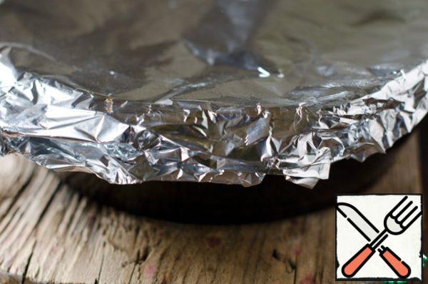 Cover the pan with foil and cook for about 10 minutes until the broth is partially absorbed.