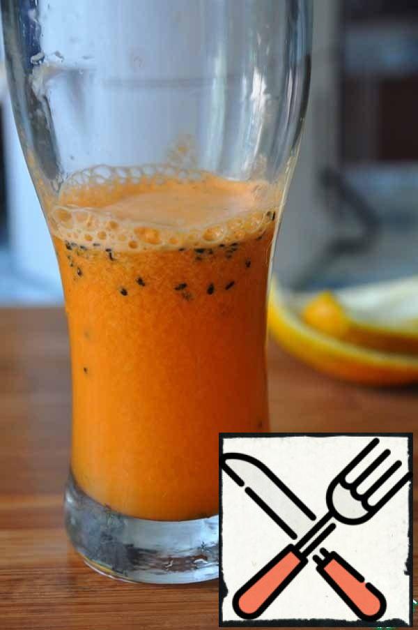 Add black sesame and honey to the juice, mix, pour into glasses.
