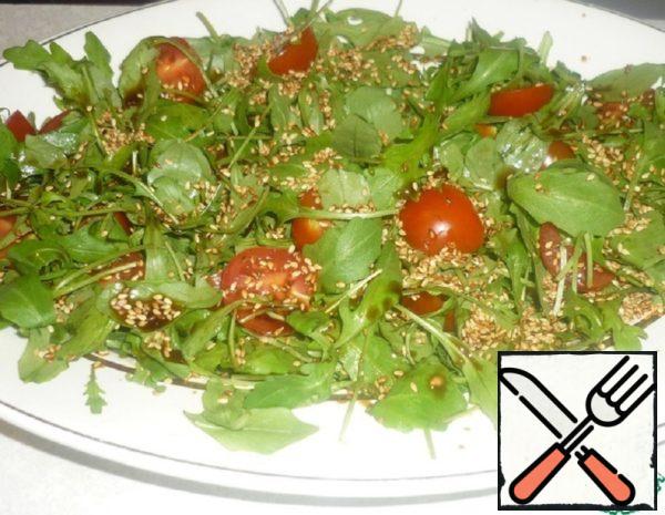Salad with Salmon and Arugula Recipe
