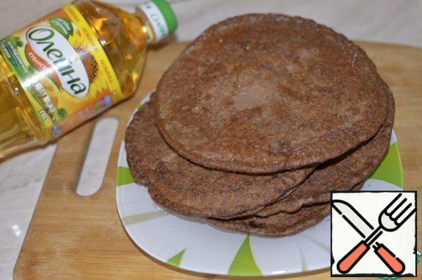 Bake pancakes on sunflower oil.
