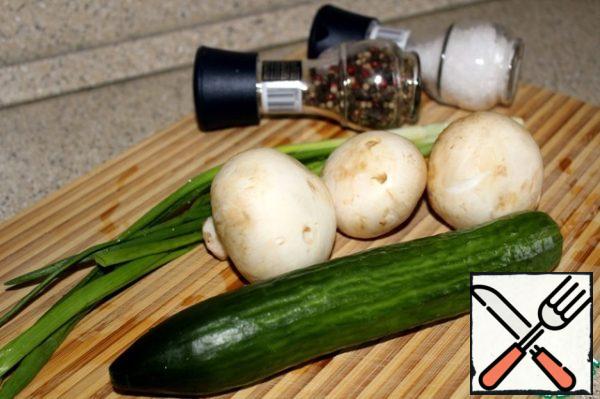 Here is a small set of products for cooking. Sorry, but the chips and soy sauce in the photo did not fit.
