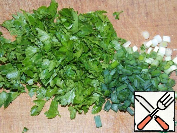 Chop the onion and parsley.

