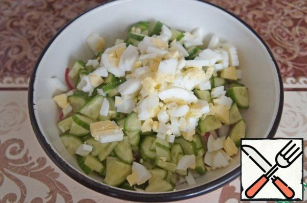 Add the diced egg.

