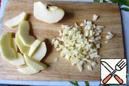 Peel the Apple and finely chop it.