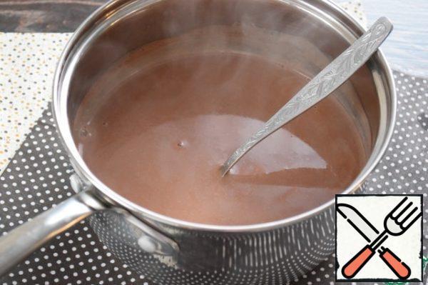 Add a thin stream of diluted starch in water and boil (medium fire) to the desired density.