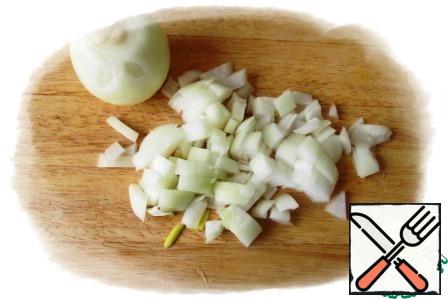 Onions clean and cut into small cubes.