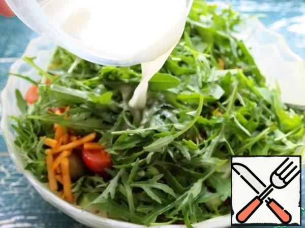Pour the salad and mix well.
P.S. it is better to season the Salad before serving, otherwise the potato straw will soak.
