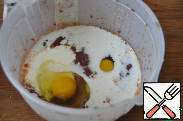 Add eggs, sour cream, milk, salt, mix.
