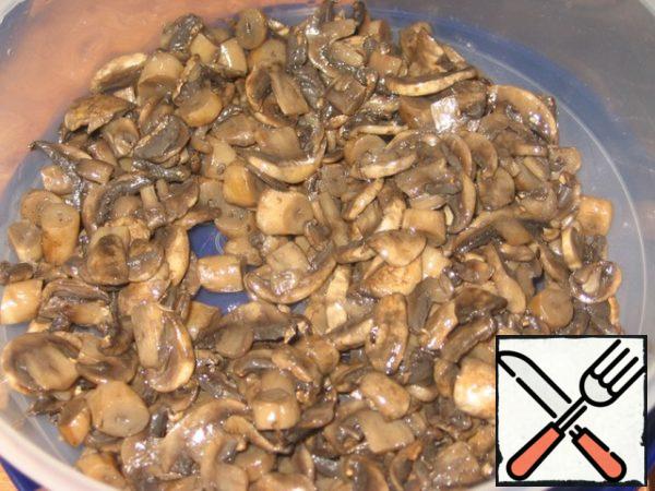 Mushrooms cut into thinly, fry in vegetable oil, salt. You can optionally add onions to mushrooms.