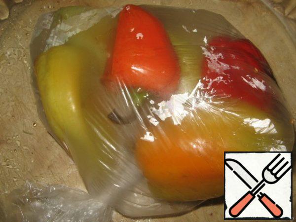 Put the peppers in a bag and leave to cool.