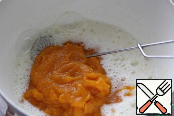 Add pumpkin puree.
