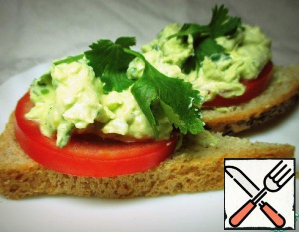 Sandwiches with Cottage Cheese and Lemon Avocado Spread  Recipe