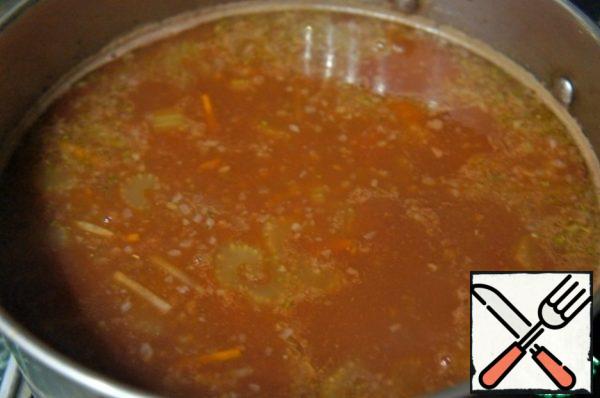 Then add the tomatoes and tomato paste, mix well, bring to a boil and turn off the heat.
