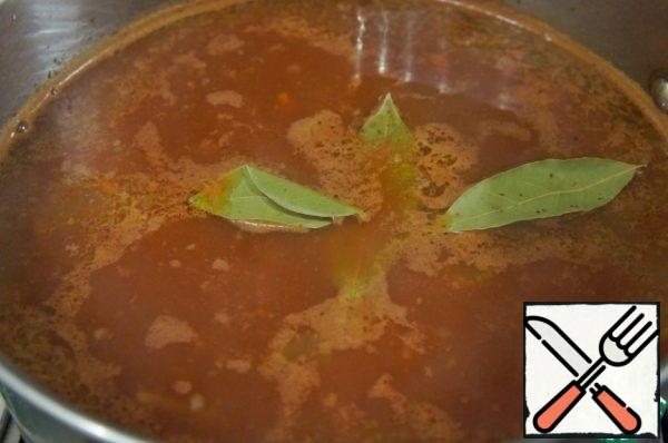 If desired, you can add Bay leaf and garlic and let the soup infuse under the lid for 10-15 minutes.
