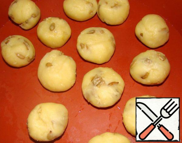 If you bake, then put it on a baking sheet and bake at a temperature of 200 degrees for 30 minutes.