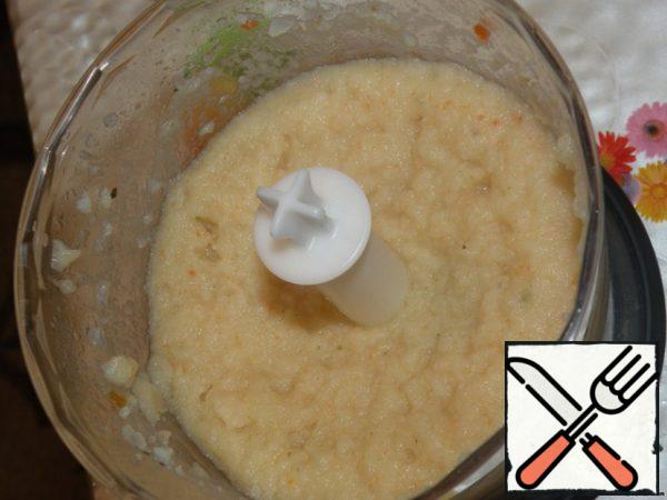 Sauerkraut grind in a blender with a small amount of vegetable broth, pour the mixture into the remaining broth.