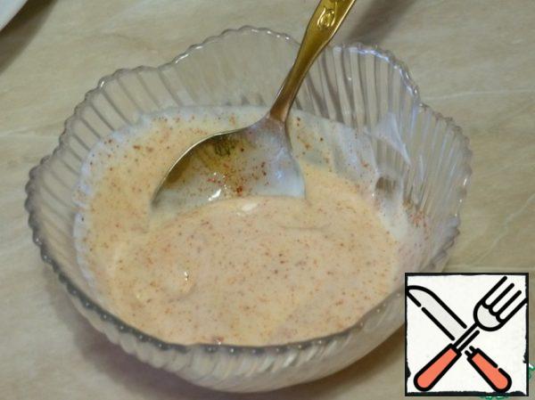 Paprika, mix with yogurt, salt.