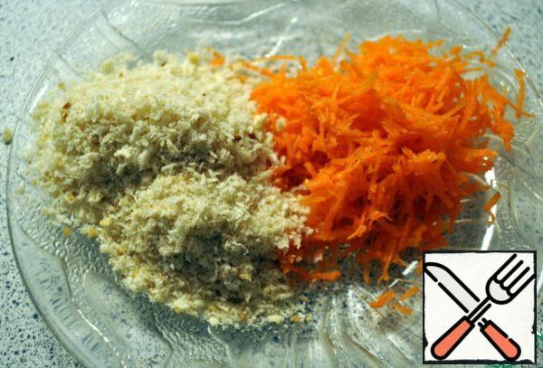 Grated carrots and chopped breadcrumbs mix. (Carrots can be replaced with sweet bell pepper).
