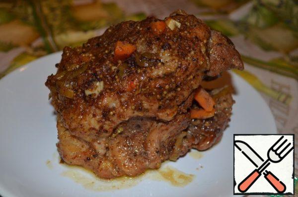 But it can be deleted immediately. If you have tied the meat with twine, then wait until the meat cools down, and only then remove the twine.