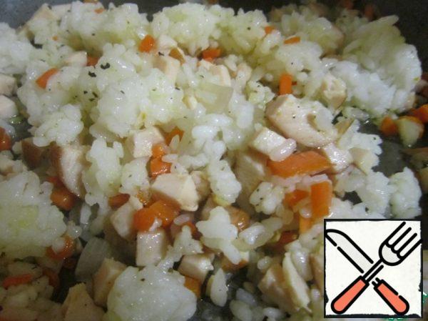 All fry in vegetable oil, add at the end of boiled rice and smoked breast.