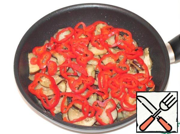 Then add the pepper and fry for 3-5 minutes. Put the finished vegetables in a bowl.
