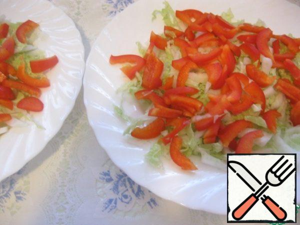 On top - finely chopped bell pepper.
