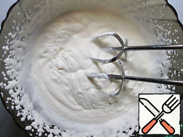 Whisk the cream into a stable foam and gently combine with the cream.