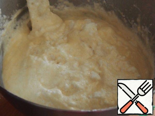 Add the proteins, mix gently. The dough is like for pancakes.

