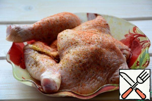 Wash chicken legs, dry with a paper towel and spread with salt and sweet paprika.
