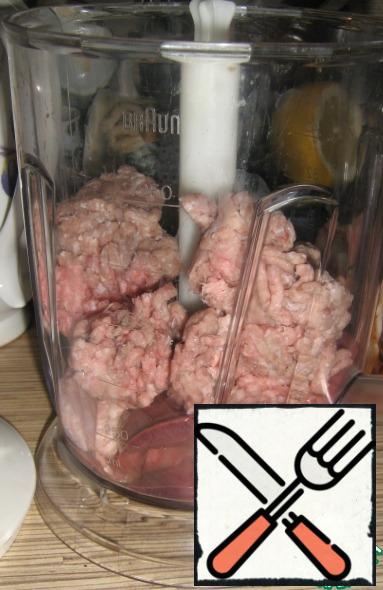 Then mix in a blender ground beef and chicken liver (add spices whatever you want).