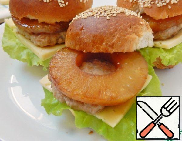 Burgers with a Turkey Patty and Pineapple Recipe