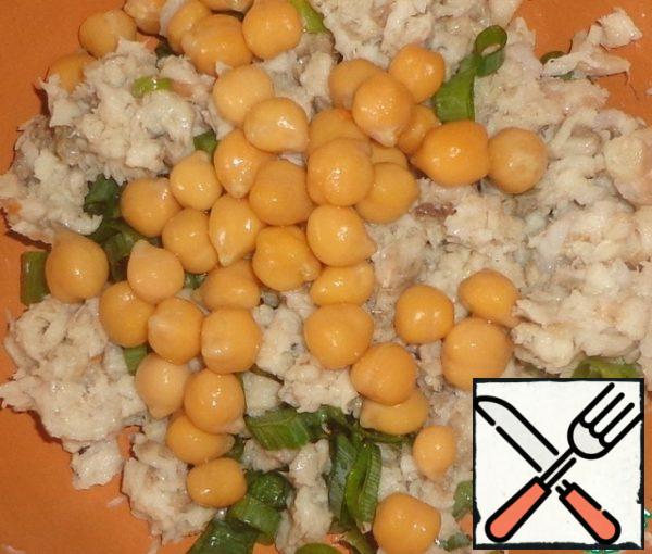 Add boiled chickpeas.