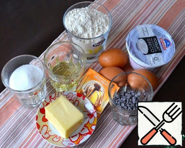 We need the ingredients to prepare the cake. The number of ingredients in the recipe is designed to form a hole for cupcakes with a diameter of 16 cm.
