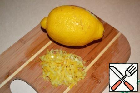 Grate the zest of one (medium-sized) lemon. Not put off, it is still useful to us.