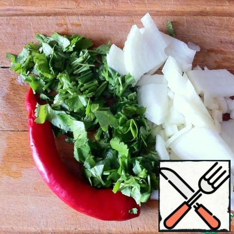 Onions and coriander leaves cut not very large. Remove seeds from chili and chop finely.