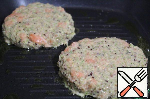 Fry the burgers in a greased olive oil grill pan on both sides for 5 minutes.
